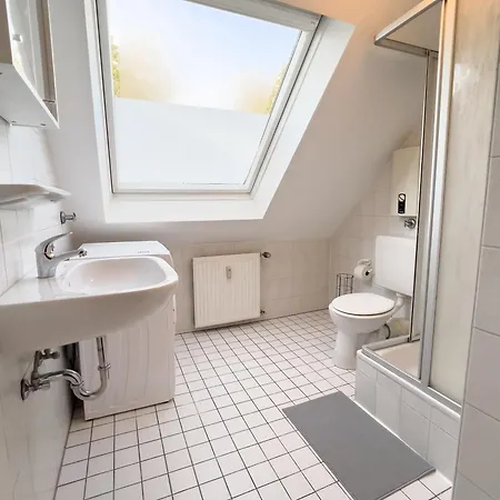 Apartment Bege Business Oasis